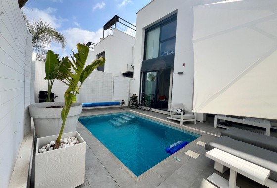 Wiederverkauf - Freistehende Villa -
Orihuela Costa - Villamartín-Las Filipinas