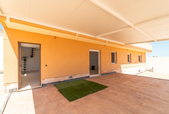 Herverkoop - Rijhuis -
San Miguel de Salinas - Torremendo