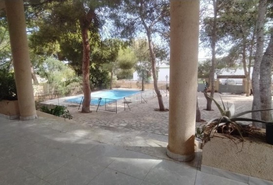 Herverkoop - Vrijstaande Villa -
Torrevieja - Los Balcones