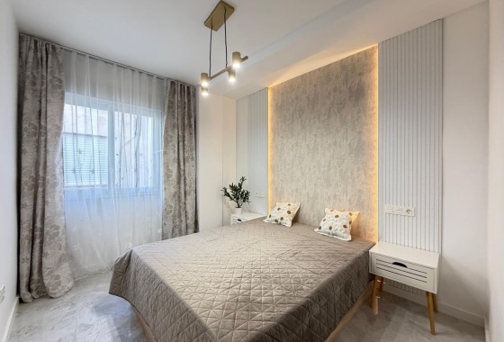Revente - Appartement -
Torrevieja - Playa del Cura