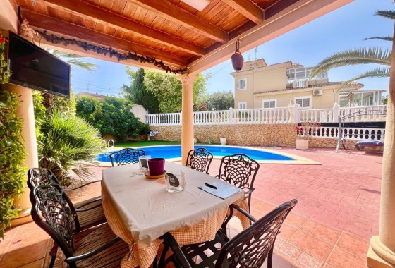 Herverkoop - Vrijstaande Villa -
Torrevieja - Los Balcones