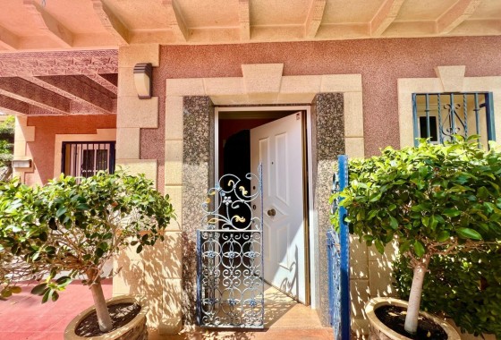 Herverkoop - Vrijstaande Villa -
Torrevieja - Los Balcones