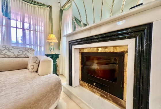 Herverkoop - Vrijstaande Villa -
Torrevieja - Los Balcones