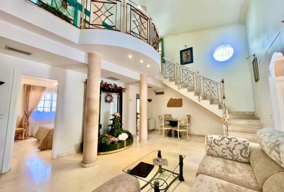 Herverkoop - Vrijstaande Villa -
Torrevieja - Los Balcones