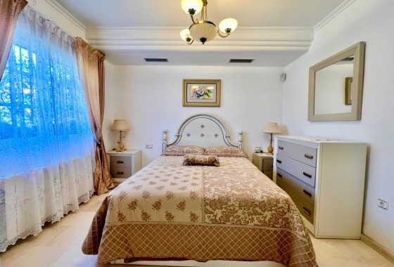 Herverkoop - Vrijstaande Villa -
Torrevieja - Los Balcones