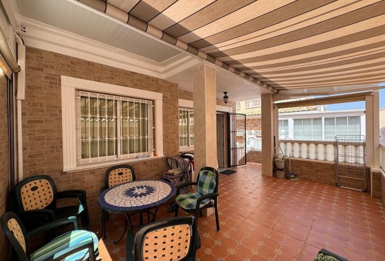 Resale - Townhouse -
Guardamar del Segura - Urbanizaciones