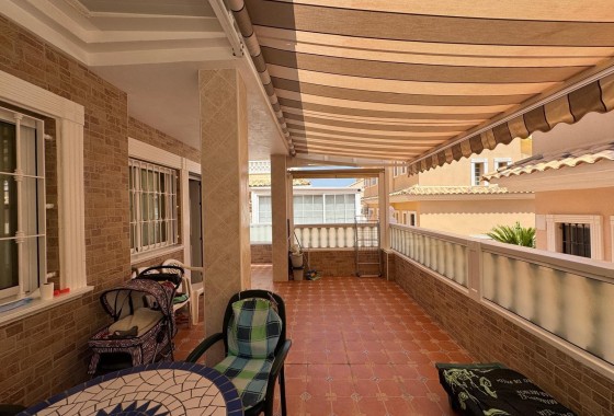 Resale - Townhouse -
Guardamar del Segura - Urbanizaciones