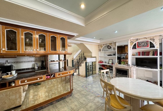 Resale - Townhouse -
Guardamar del Segura - Urbanizaciones