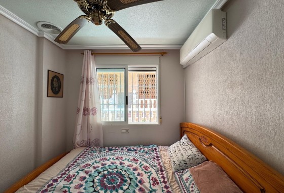 Resale - Townhouse -
Guardamar del Segura - Urbanizaciones
