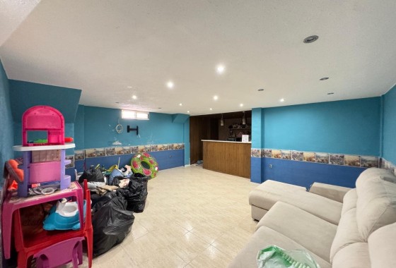 Resale - Townhouse -
Guardamar del Segura - Urbanizaciones