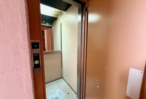 Wiederverkauf - Wohnung / Apartment -
Torrevieja - Playa del Cura