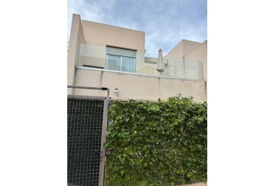 Wiederverkauf - Reihenhaus -
Torrevieja - Punta Prima