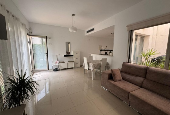 Wiederverkauf - Reihenhaus -
Torrevieja - Punta Prima