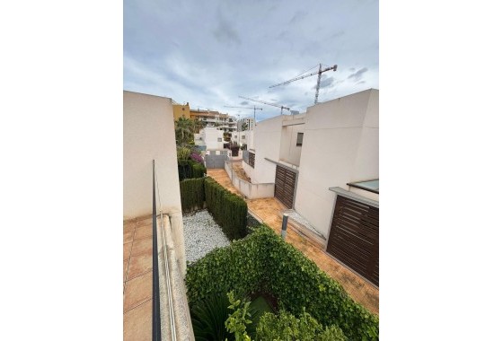 Wiederverkauf - Reihenhaus -
Torrevieja - Punta Prima