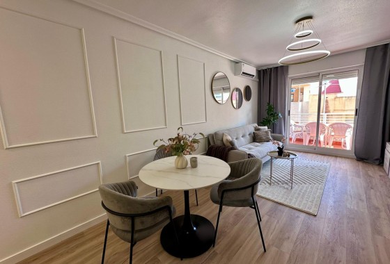 Herverkoop - Appartement / Flat -
Torrevieja