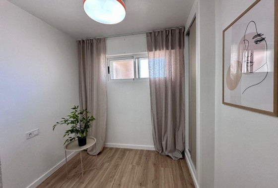 Herverkoop - Appartement / Flat -
Torrevieja