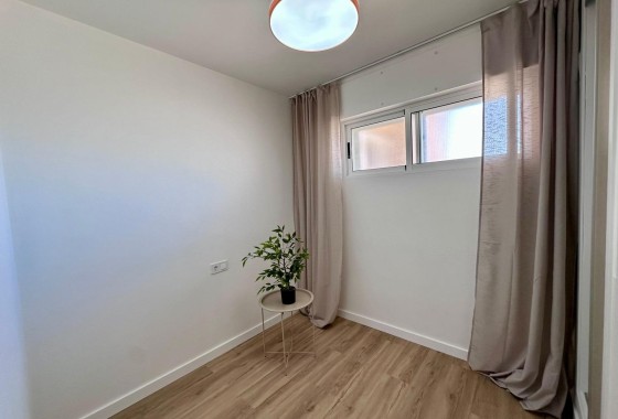 Herverkoop - Appartement / Flat -
Torrevieja