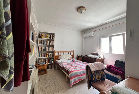 Wiederverkauf - Wohnung / Apartment -
Torrevieja