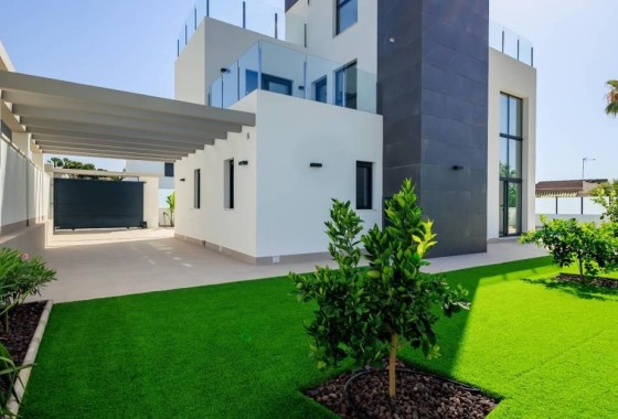 Herverkoop - Vrijstaande villa -
Torrevieja - Los Balcones