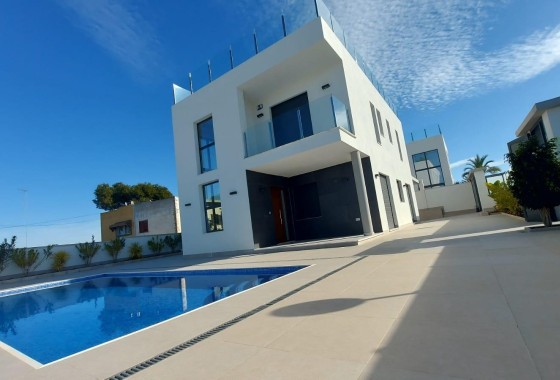 Herverkoop - Vrijstaande villa -
Torrevieja - Los Balcones