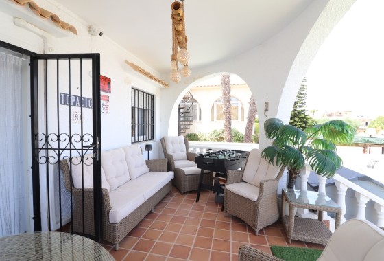 Herverkoop - Vrijstaande villa -
Orihuela Costa - Villamartin