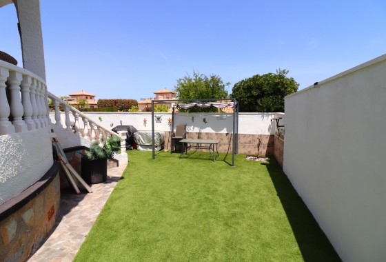 Herverkoop - Vrijstaande villa -
Orihuela Costa - Villamartin