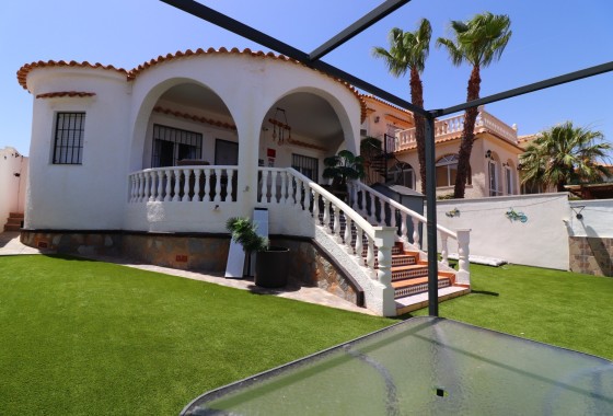 Herverkoop - Vrijstaande villa -
Orihuela Costa - Villamartin