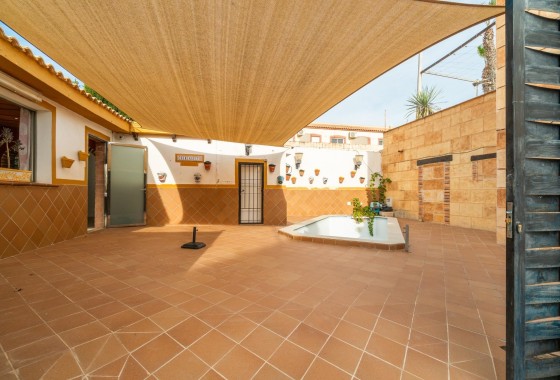 Herverkoop - Vrijstaande Villa -
Torrevieja - Orihuela Costa