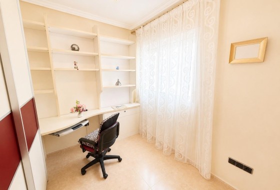 Resale - Apartment / Flat -
Torrevieja - Playa del Cura