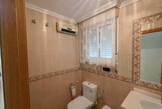 Resale - Apartment / Flat -
Torrevieja - Playa del Cura