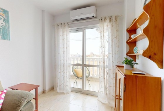 Wiederverkauf - Wohnung / Apartment -
Torrevieja