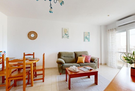 Wiederverkauf - Wohnung / Apartment -
Torrevieja