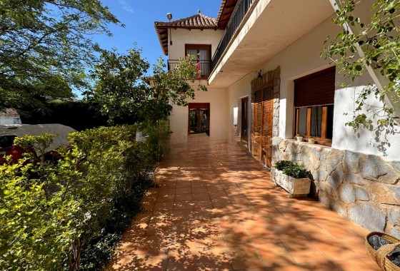 Revente - Finca / Propriété rurale -
Monóvar