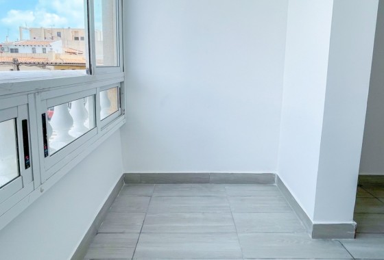 Wiederverkauf - Wohnung / Apartment -
Torrevieja