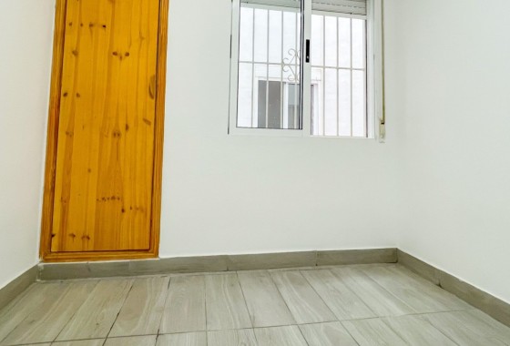 Wiederverkauf - Wohnung / Apartment -
Torrevieja