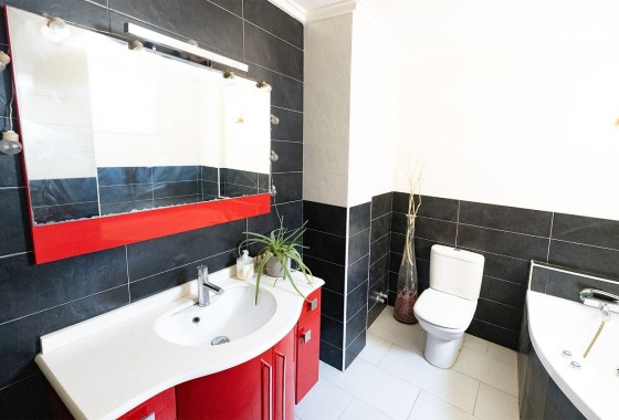 Venta - Apartamento / Piso -
Torrevieja