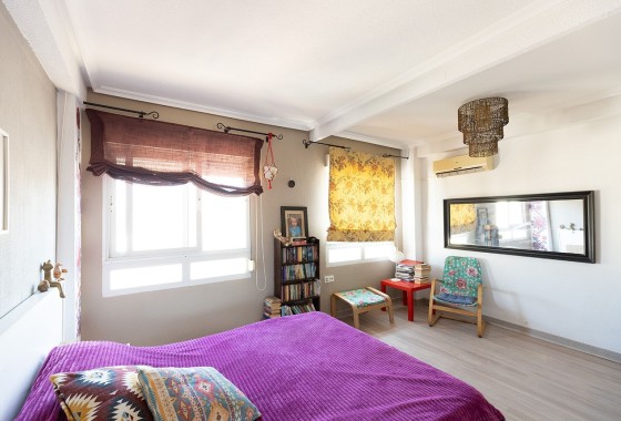 Venta - Apartamento / Piso -
Torrevieja