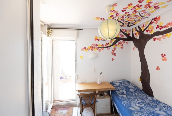 Venta - Apartamento / Piso -
Torrevieja