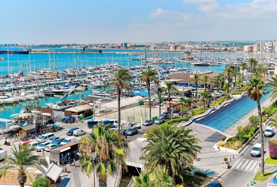 Venta - Apartamento / Piso -
Torrevieja