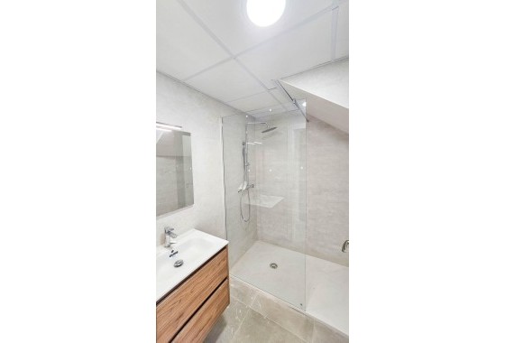 Wiederverkauf - Wohnung / Apartment -
Torrevieja - Paseo Maritimo