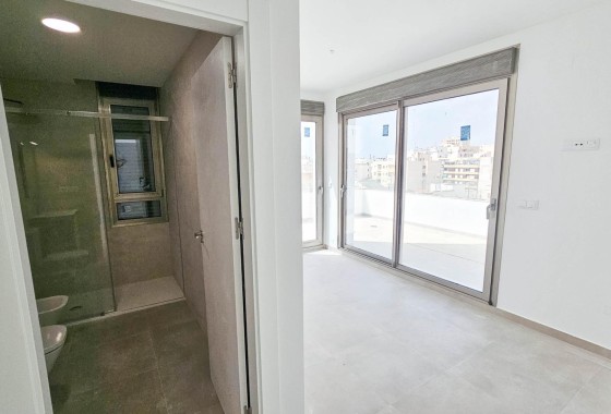 Wiederverkauf - Wohnung / Apartment -
Torrevieja - Paseo Maritimo