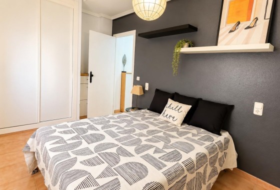 Resale - Apartment / Flat -
Torrevieja - Playa del Cura