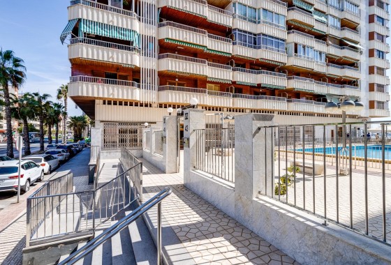 Sprzedaż - Apartament / Mieszkanie -
Torrevieja - Playa del Acequión