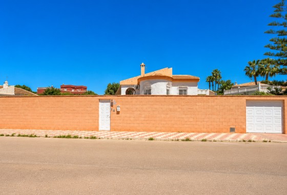 Sprzedaż - Willa wolnostojąca -
Torrevieja - La Siesta