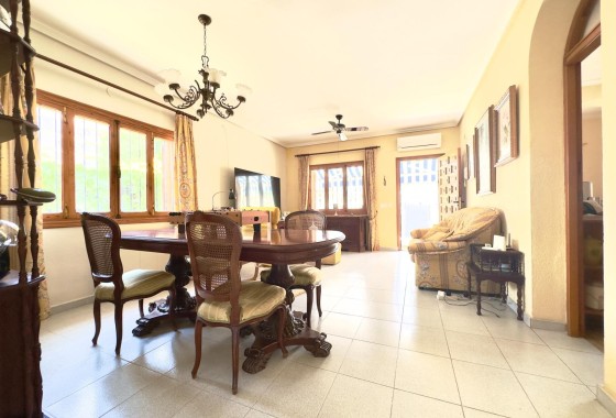 Revente - Villa Individuelle -
Orihuela Costa - La Zenia