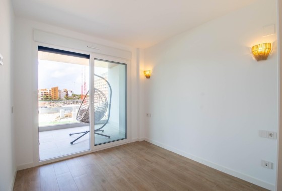 Venta - Apartamento / Piso -
Torrevieja - Punta Prima