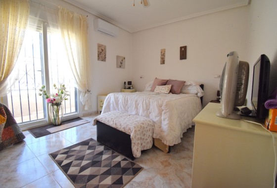 Herverkoop - Rijhuis -
Orihuela Costa - Playa Flamenca