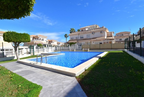 Herverkoop - Rijhuis -
Orihuela Costa - Playa Flamenca