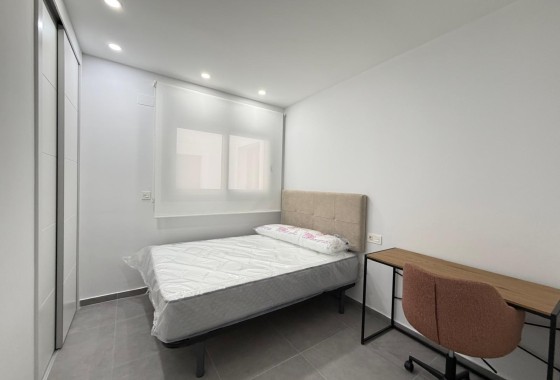 Venta - Apartamento / Piso -
Torrevieja
