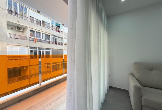 Venta - Apartamento / Piso -
Torrevieja